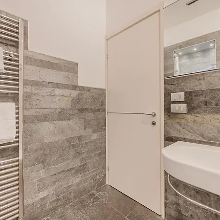 Casa Falco - 15 Min Dalla Stazione E Dal Centro